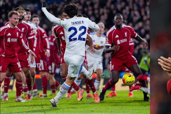 प्रिमियर लिगः लिभरपुल लिड्ससँग खेल्दै